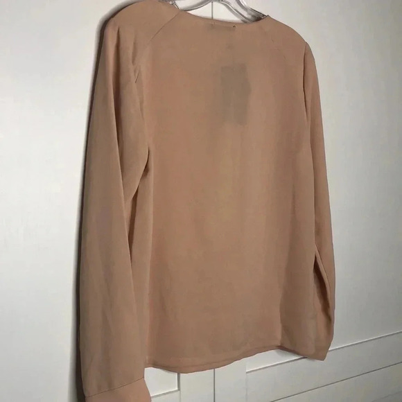 COLOR BLOCK Tab Pocket Blouse - Picture 4 of 8